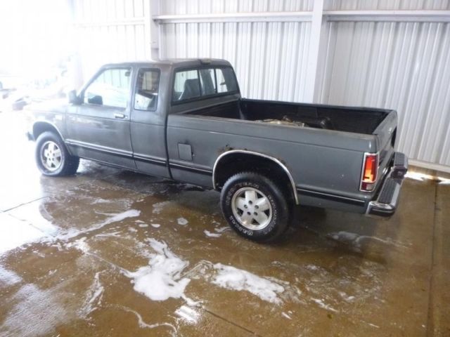 1988 Chevrolet S-10 EXT CAB 4WD - photo 3