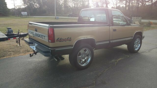 1988 Chevrolet C/K Pickup 1500 Silverado 1500 - photo 5