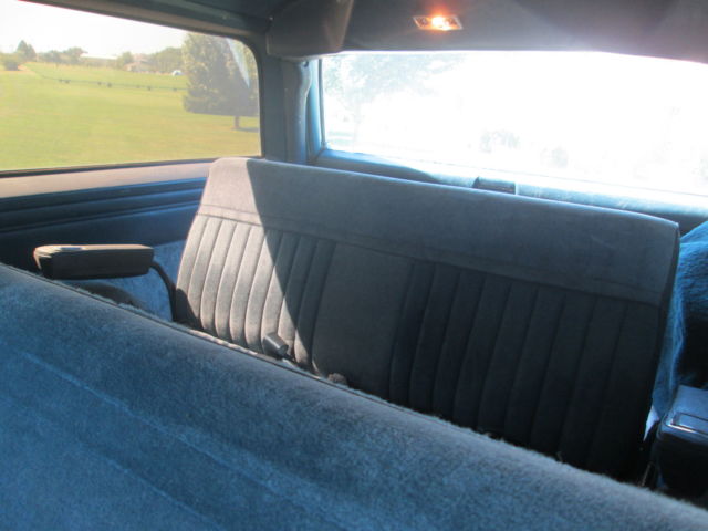 1988 Chevrolet Suburban Silverado 20 - photo 6