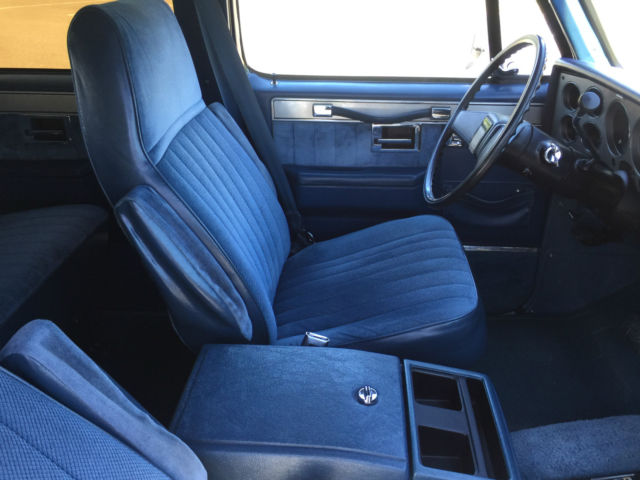 1988 Chevrolet Suburban - photo 5