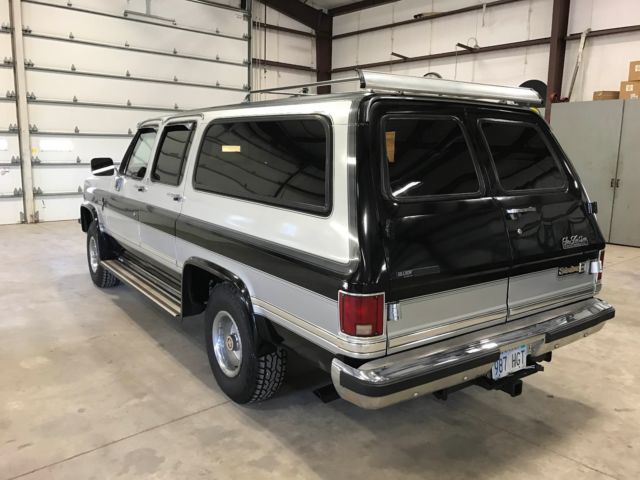 1988 Chevrolet Suburban San Kar Vans Custom - photo 13