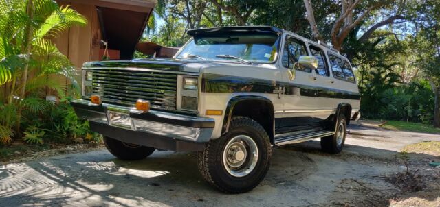 1988 Chevrolet Suburban Lifted 4X4 REBUILT MOTOR 4,500 MILES! 1988 Chevrolet Suburban V8