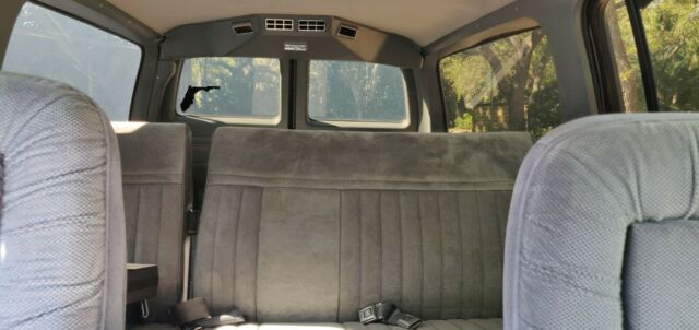 1988 Chevrolet Suburban V8 - photo 10