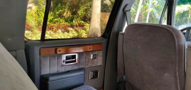 1988 Chevrolet Suburban V8 - photo 5