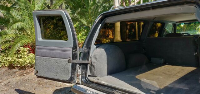 1988 Chevrolet Suburban V8 - photo 7