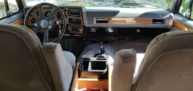 1988 Chevrolet Suburban V8 - photo 8