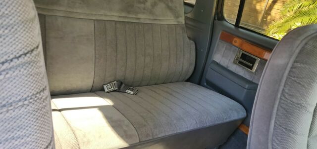 1988 Chevrolet Suburban V8 - photo 9