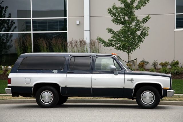 1988 Chevrolet Suburban SILVERADO 20 - photo 11