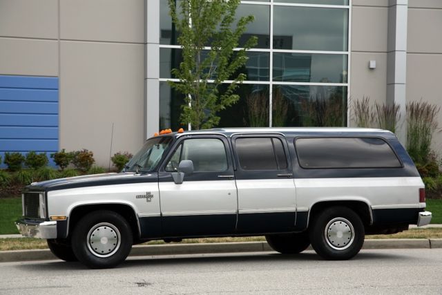 1988 Chevrolet Suburban SILVERADO 20 - photo 4
