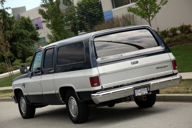 1988 Chevrolet Suburban SILVERADO 20 - photo 7