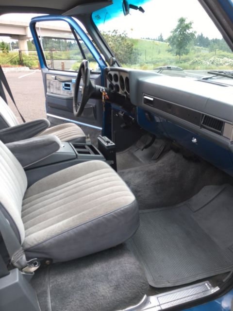 1988 Chevrolet Suburban Silverado 7.4L V8 SUV - photo 11
