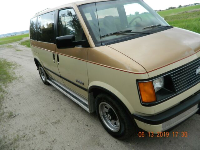 1988 Chevrolet Astro - photo 4