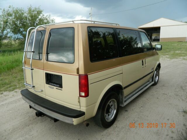 1988 Chevrolet Astro - photo 5