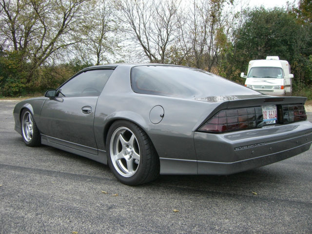 1988 Chevrolet Camaro IROC - photo 2