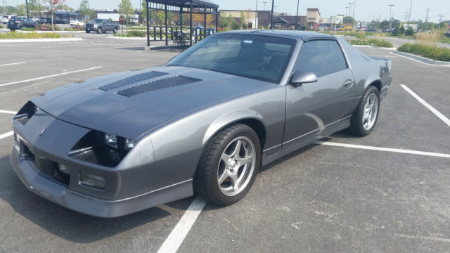1988 Chevrolet Camaro IROC - photo 3