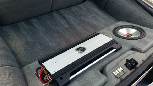 1988 Chevrolet Camaro IROC - photo 8