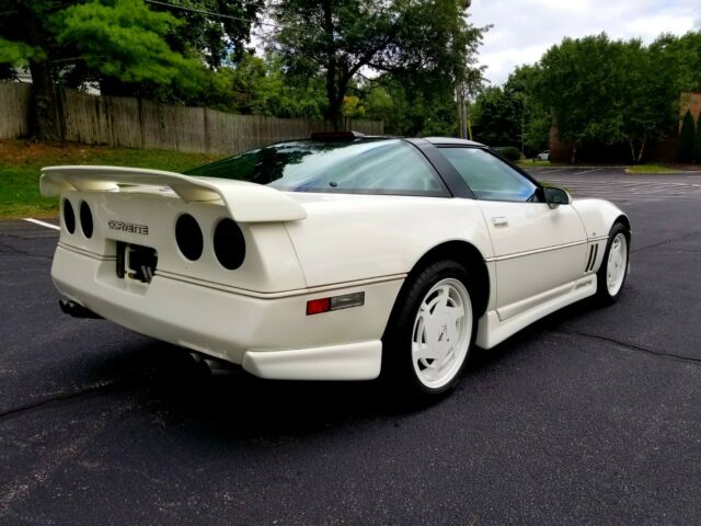 1988 Chevrolet Corvette - photo 7
