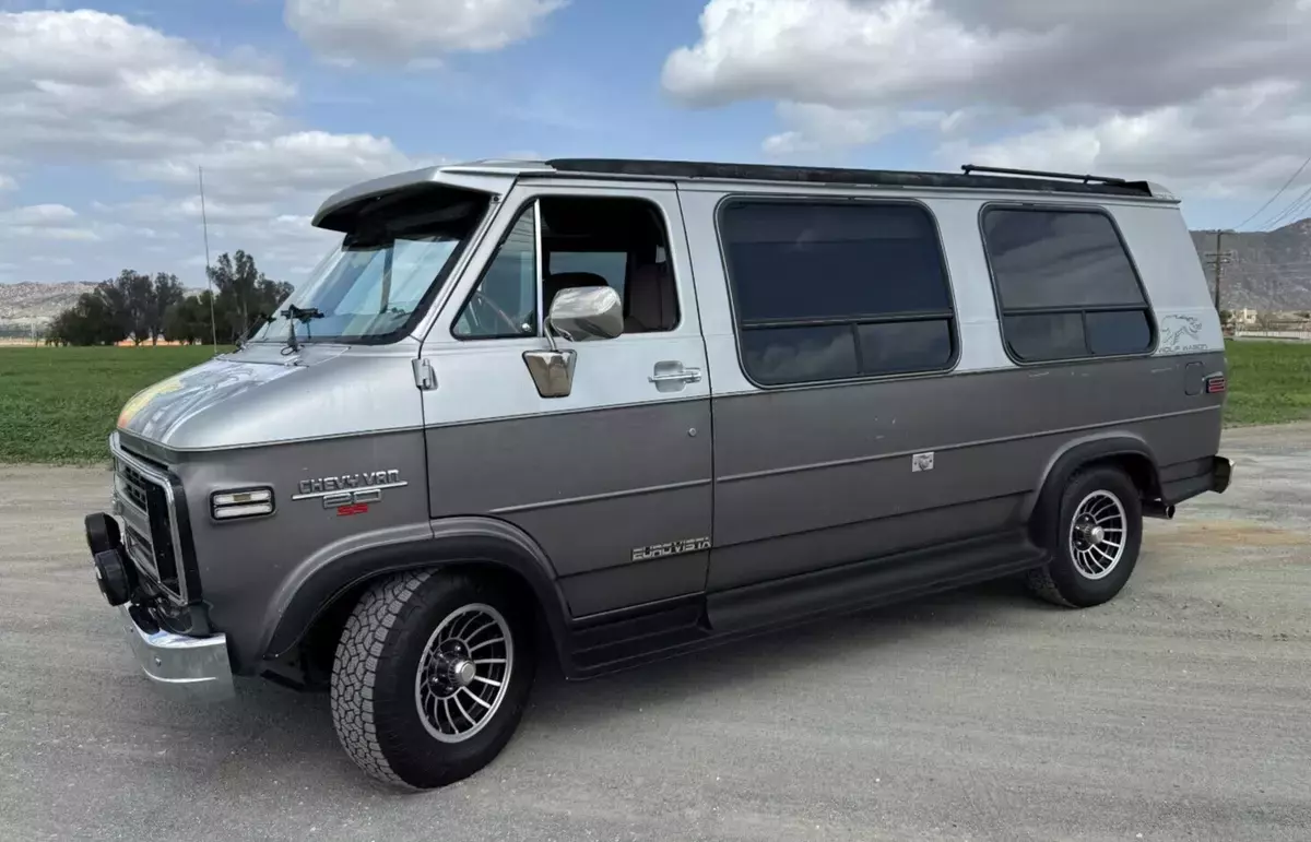 1988 Chevy G20 Sport Van 350 700r4 with OD 3/4 ton boogie day van Drives Great! 1988 Chevrolet G20 Van Conversion Van