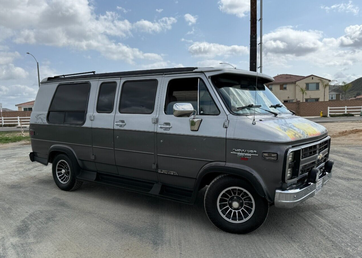 1988 Chevrolet G20 Van Conversion Van - photo 2