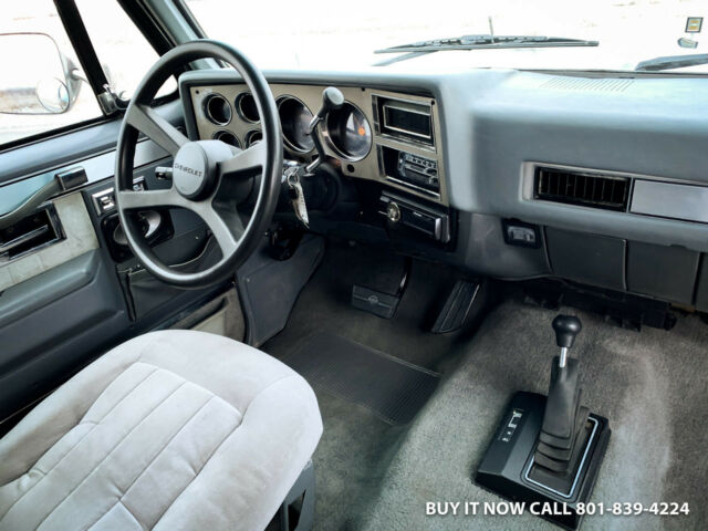 1988 Chevrolet Blazer K5 SILVERADO SQUAREBODY 4WD 5.7L EFI V8 NEW RESTOR - photo 8