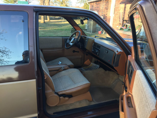 1988 Chevrolet S-10 Tahoe package - photo 3