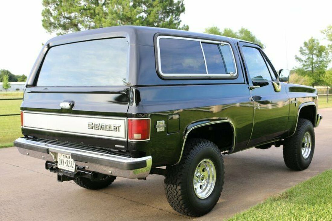1988 Chevrolet Blazer grey cloth bucket seats - photo 11