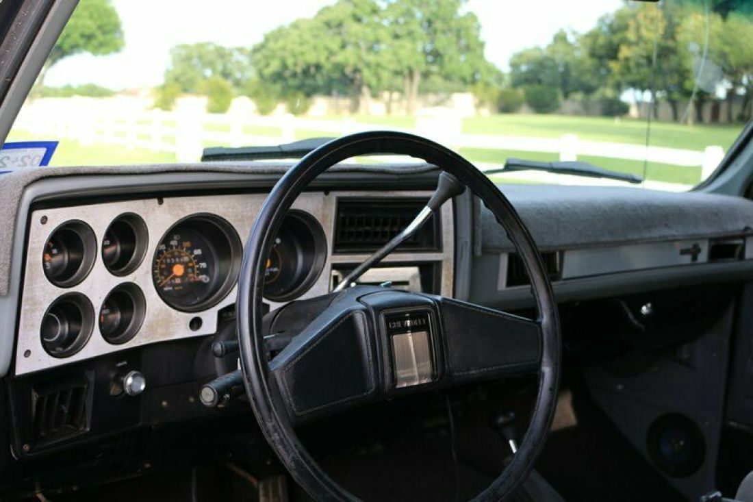 1988 Chevrolet Blazer grey cloth bucket seats - photo 6