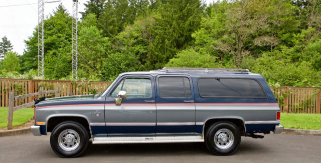 1988 Chevrolet Suburban - photo 2