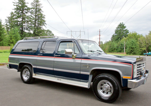 1988 Chevrolet Suburban - photo 3
