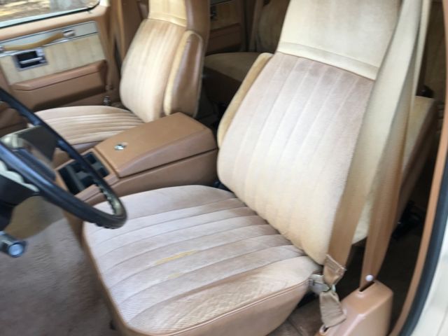 1988 Chevrolet Suburban LS - photo 8