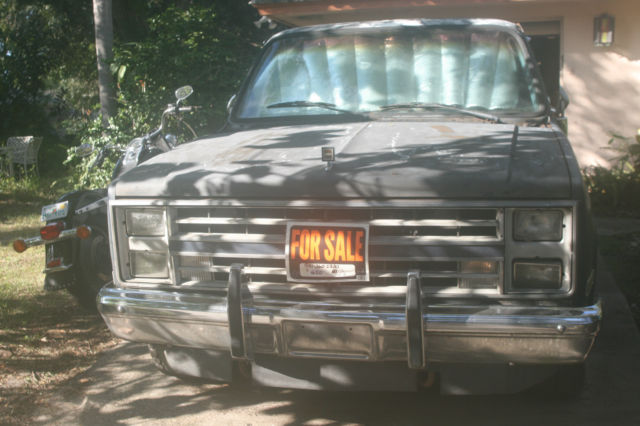 1988 Chevrolet Suburban - photo 2