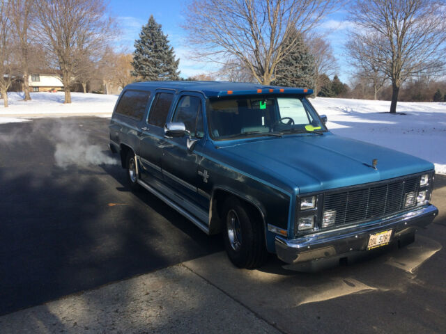 1988 Chevrolet Suburban - photo 2