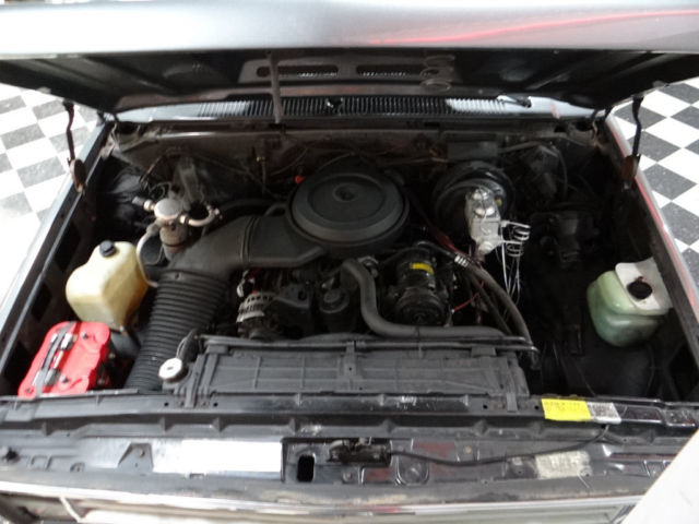 1988 Chevrolet Suburban - photo 10