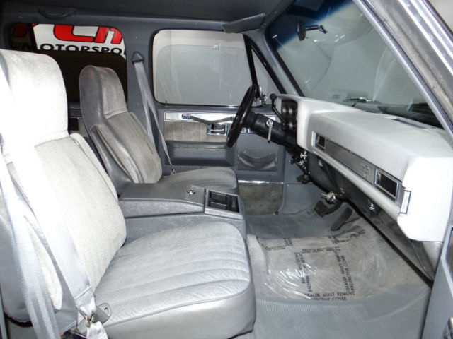1988 Chevrolet Suburban - photo 5