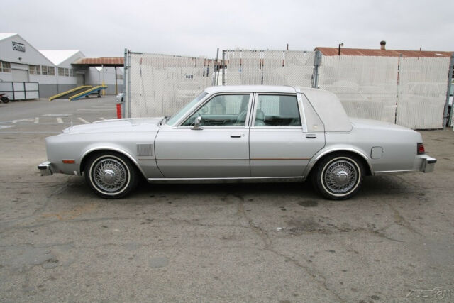 1988 Chrysler Fifth Avenue - photo 2