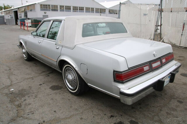 1988 Chrysler Fifth Avenue - photo 3
