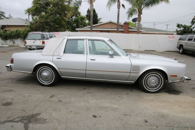 1988 Chrysler Fifth Avenue - photo 6