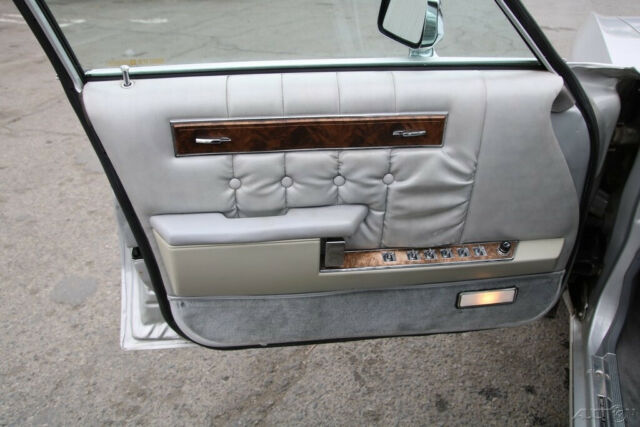 1988 Chrysler Fifth Avenue - photo 9