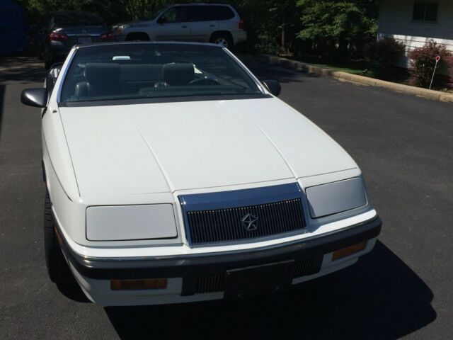 1988 Chrysler LeBaron - photo 3