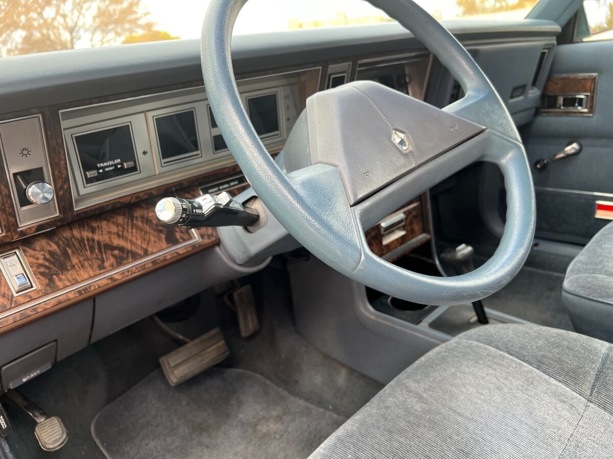1988 Chrysler LeBaron - photo 9