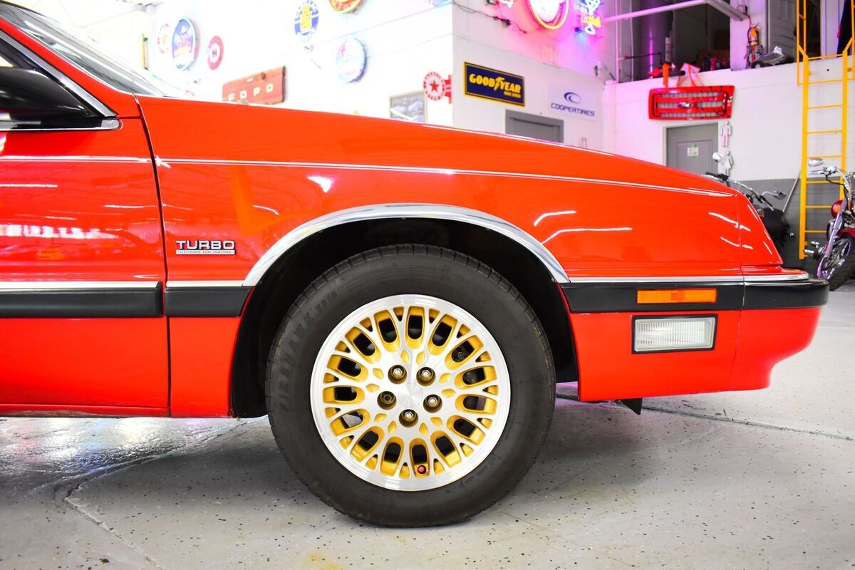 1988 Chrysler LeBaron Convertible - photo 10