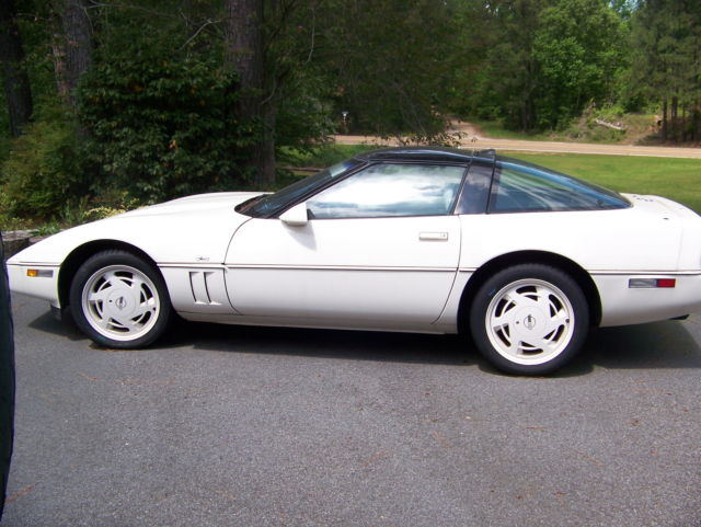 1988 Commemorative White Corvette 35th Anniversary Special Edition 1988 Chevrolet Corvette