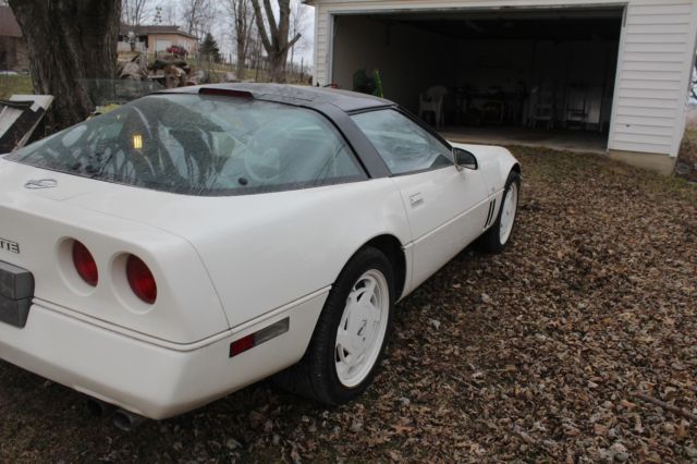 1988 Chevrolet Corvette 35th Anniversary Edition - photo 6