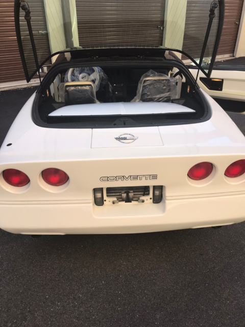 1988 CORVETTE 35th ANNIVERSARY ONLY 1000 ORIGINAL MILES 1988 Chevrolet Corvette 35TH ANNIVERSARY