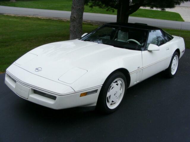 1988 CORVETTE 35TH ANNIVERSARY WITH ONLY 34,209 ACTUAL MILES. #1307 out of 2100. 1988 Chevrolet Corvette