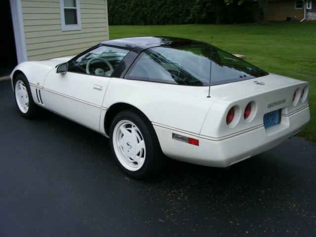 1988 Chevrolet Corvette - photo 2