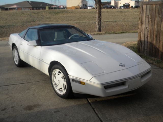 1988 CORVETTE 35TH ANNIVERSITY, RARE MANUAL TRANS VETTE NO RESERVE 1988 Chevrolet Corvette 35TH ANNIVERSITY