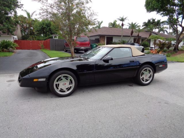 1988 Corvette Conv. - 6500 orig. mi - Rare Black / Saddle - Loaded & Mint Cond. 1988 Chevrolet Corvette
