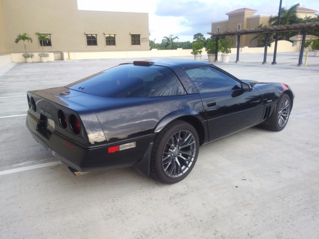 1988 Chevrolet Corvette Base Hatchback 2-Door - photo 3