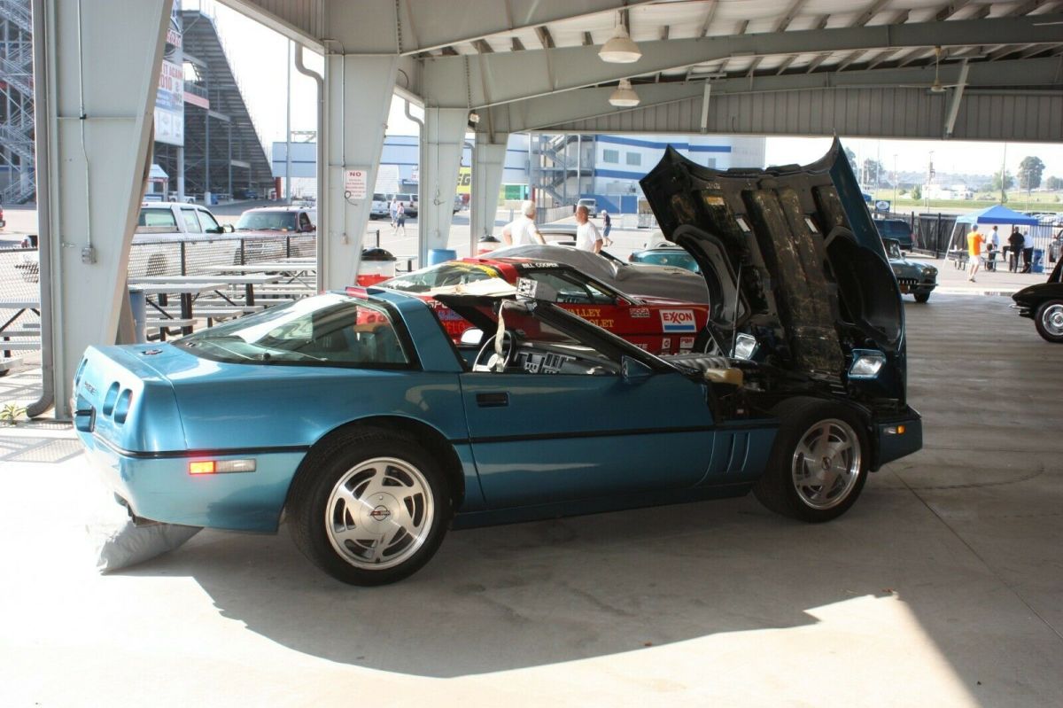 1988 Chevrolet Corvette - photo 3